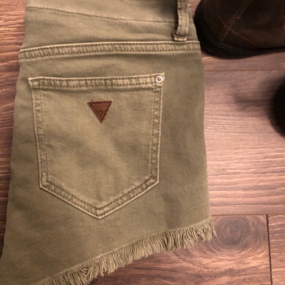Guess shorts - Picture 4 of 4